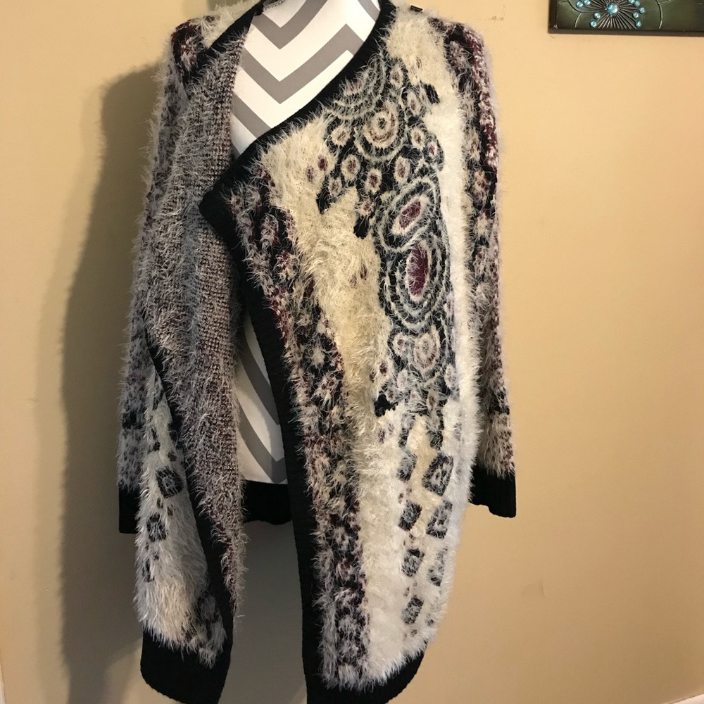 Chic BCBG Maxazria shag sweater w/ shoulder clasp